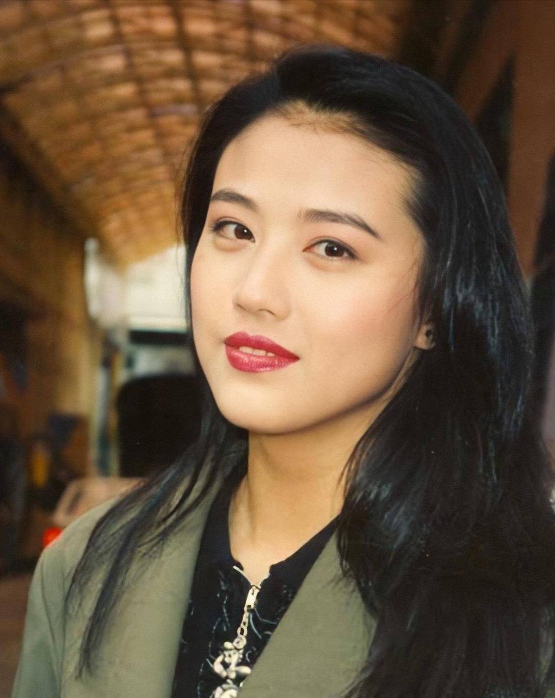 
演员，张铁林说，和周海媚搭戏，只演了一上午，我就下岗了，导演对我说，你先歇歇，