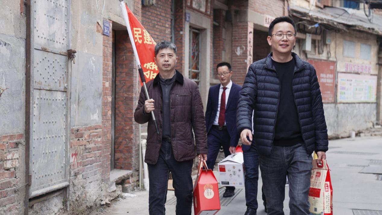 民建鲤城工委会：为爱启行情暖冬日