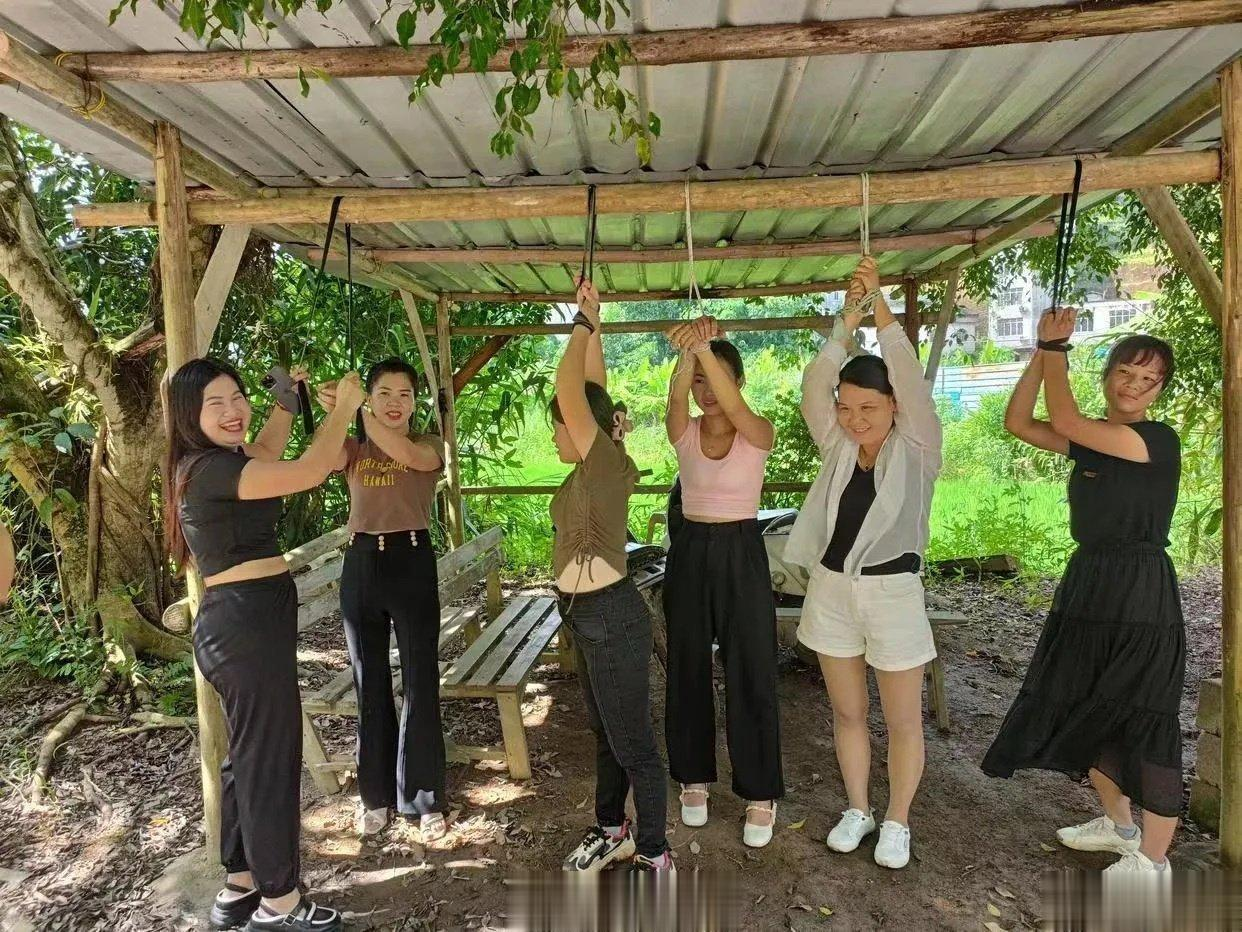 只能救一个人，你会救谁？ ​​​