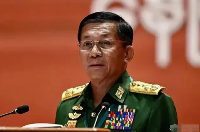 有消息称缅军总司令敏昂莱表示，无法容忍果敢同盟军的举动，缅军已制定了轰炸计划，准