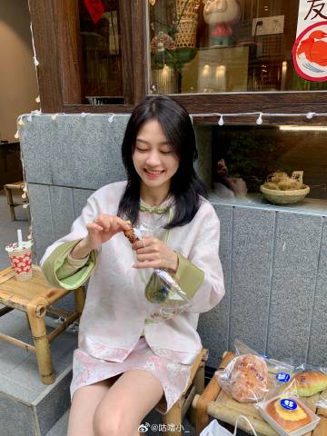 元宵没过还是年🧨
感觉今年的年味特别浓，
有种还没过够的感觉☺️ ​