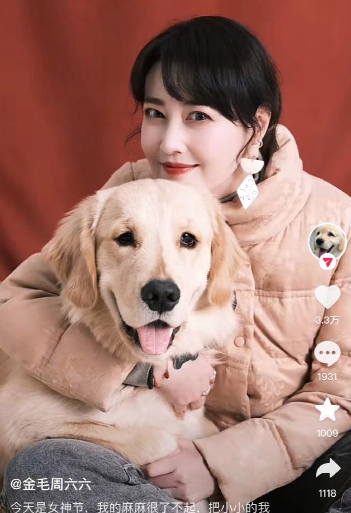 2月18日，演员李勤勤在社交媒体上宣布了一个令人感动的消息：她收养了周海媚的爱犬