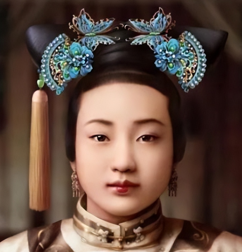 1894年，光绪因一周翻了珍妃6次牌子，被慈禧训斥后闷闷不乐。这夜他一人独睡，不