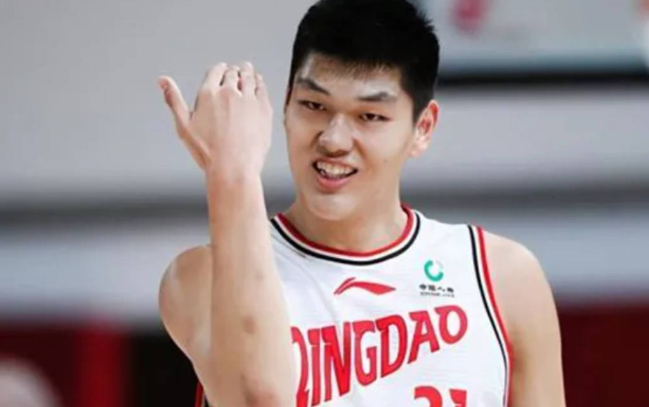 青岛队一直拖着刘传兴是不是跟杨瀚森可能加盟NBA有关；
刘传兴跟青岛队已经折腾了