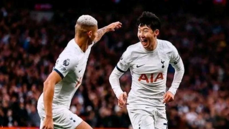 北伦敦双雄吃败仗，利物浦拿下半程冠军，热刺阿森纳问题出在哪？