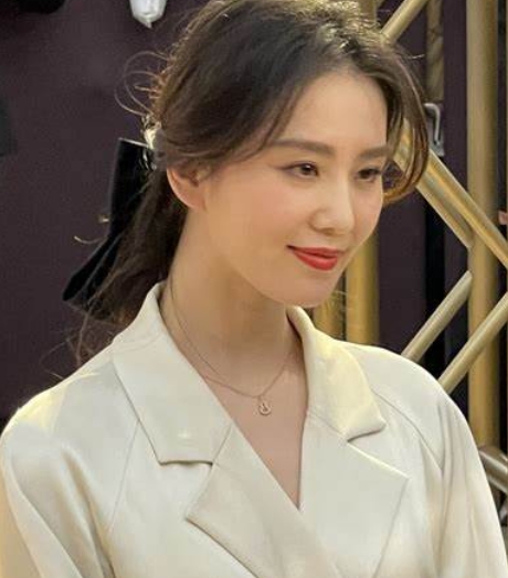 #刘诗诗 戏份#知道你们网感好，昨天那个热一直降，今天怎么回事啊？现在知道谁是一