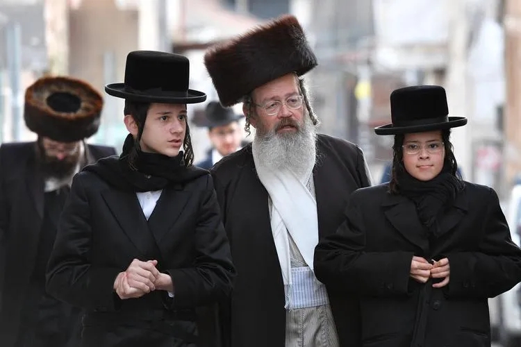 加拿大犹太籍教授加德.萨阿德宣称，要呼吁全世界所有的犹太人，全部移居到中国去，理