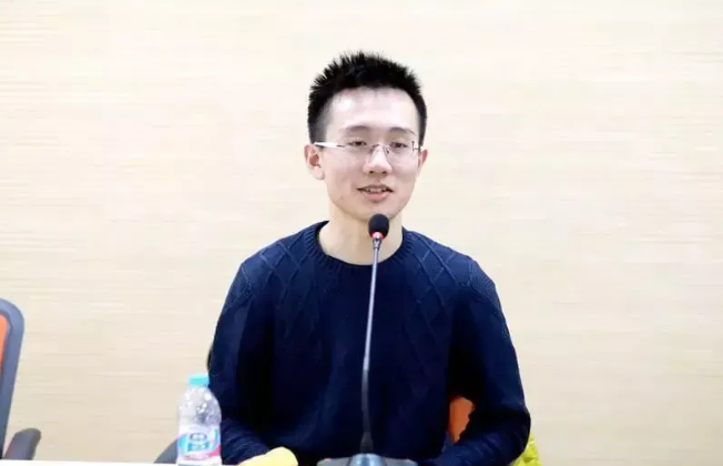 大家发现没有，有很多人有一个错误观念！
对于人才的流失，我们往往归咎为是为了追逐