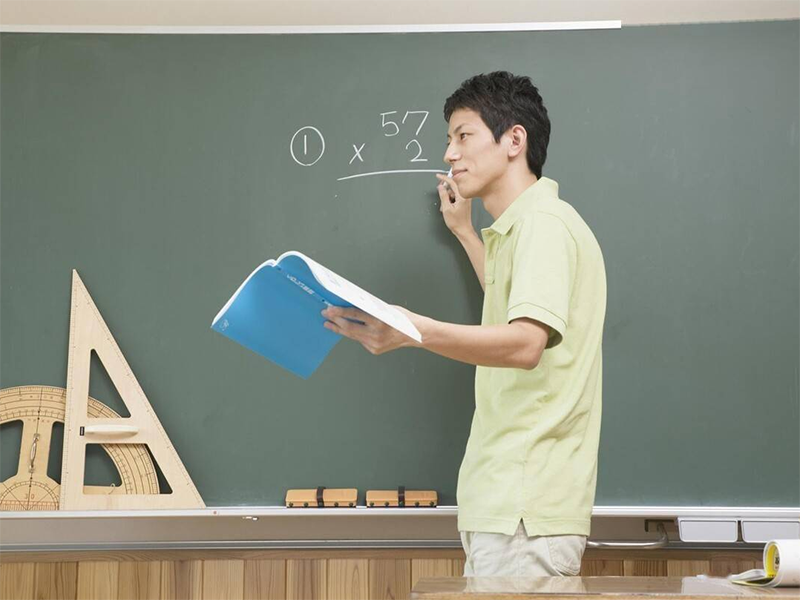 #宝妈育儿交流#   前段时间放假回家，在同学聚会中了解到，当年的高中数学老师已