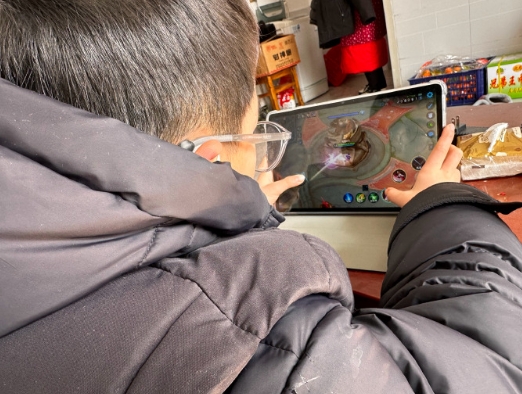 家里小孩儿乐死我了[笑哈哈] ​​​