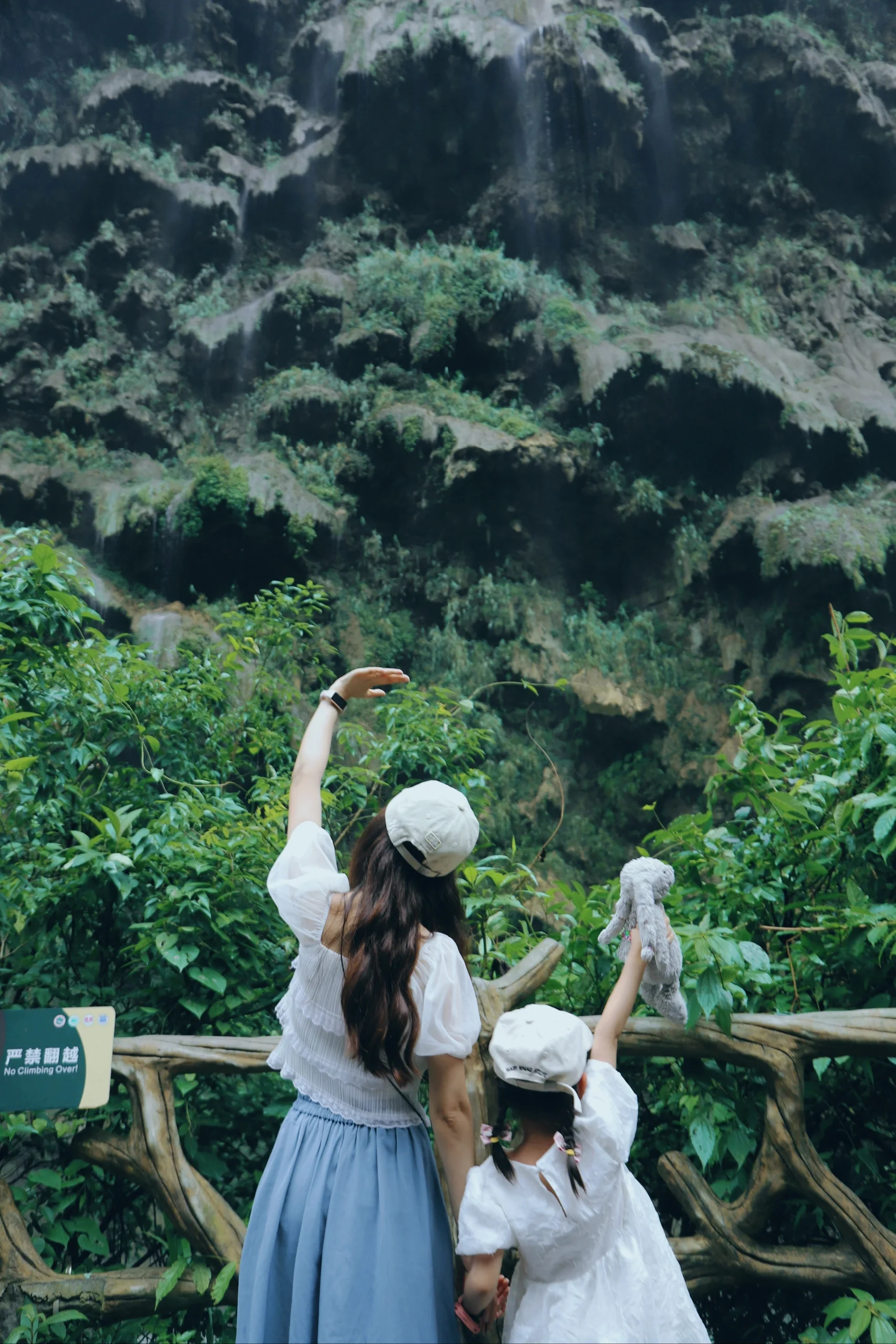 贵州亲子|吸氧马岭河峡谷，天空之镜不打挤