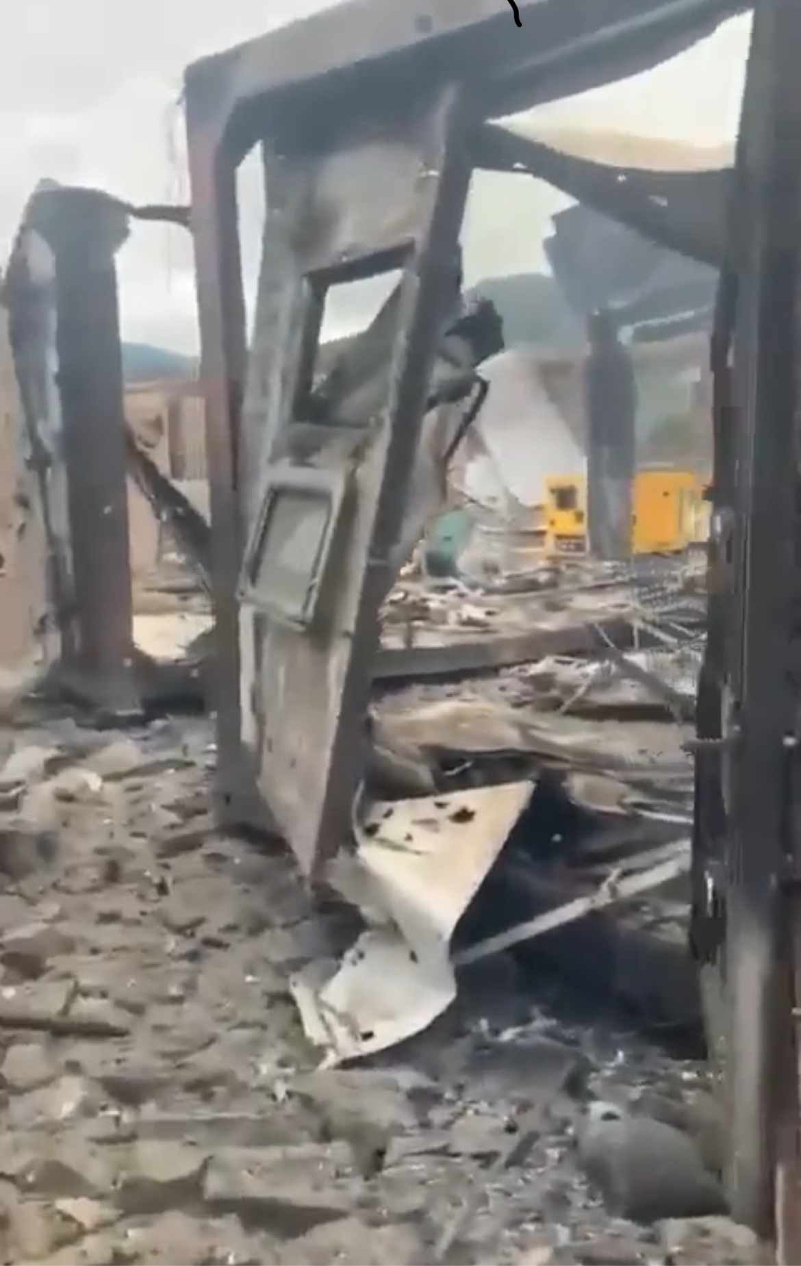 俄军基地遭疑似阿塞拜疆炮兵轰击，俄军巡逻队遭伏击，2名俄军士兵遭集机枪扫射阵亡。