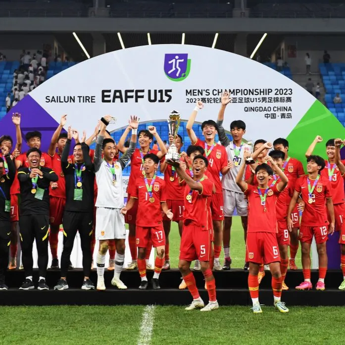 中国足球小将重启“健力宝模式”！
中国U-16小将又要去德国留学了，
近日，中国