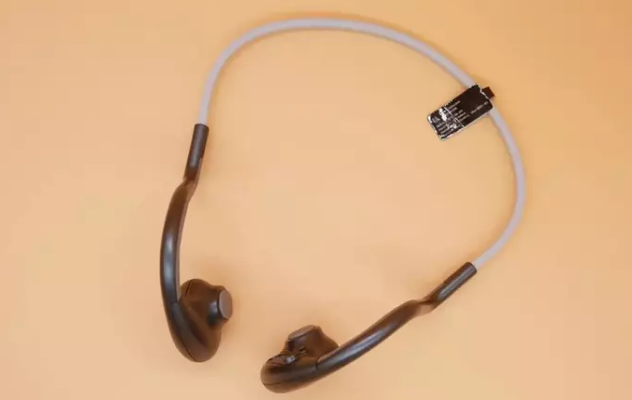 到底是跑步有线耳机好还是无线耳机好，其实无线耳机更适合运动。