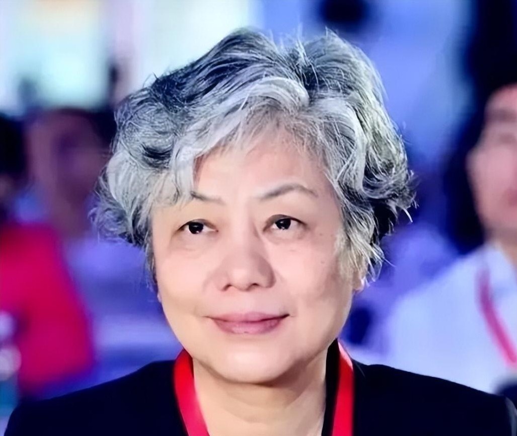 近年来，一些老人利用他人的善心反而进行讹诈的案件不断涌现，引发了社会的广泛关注和