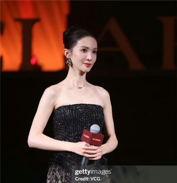 金晨，你怎么会变成这样呢？真让人感到疑惑不解。