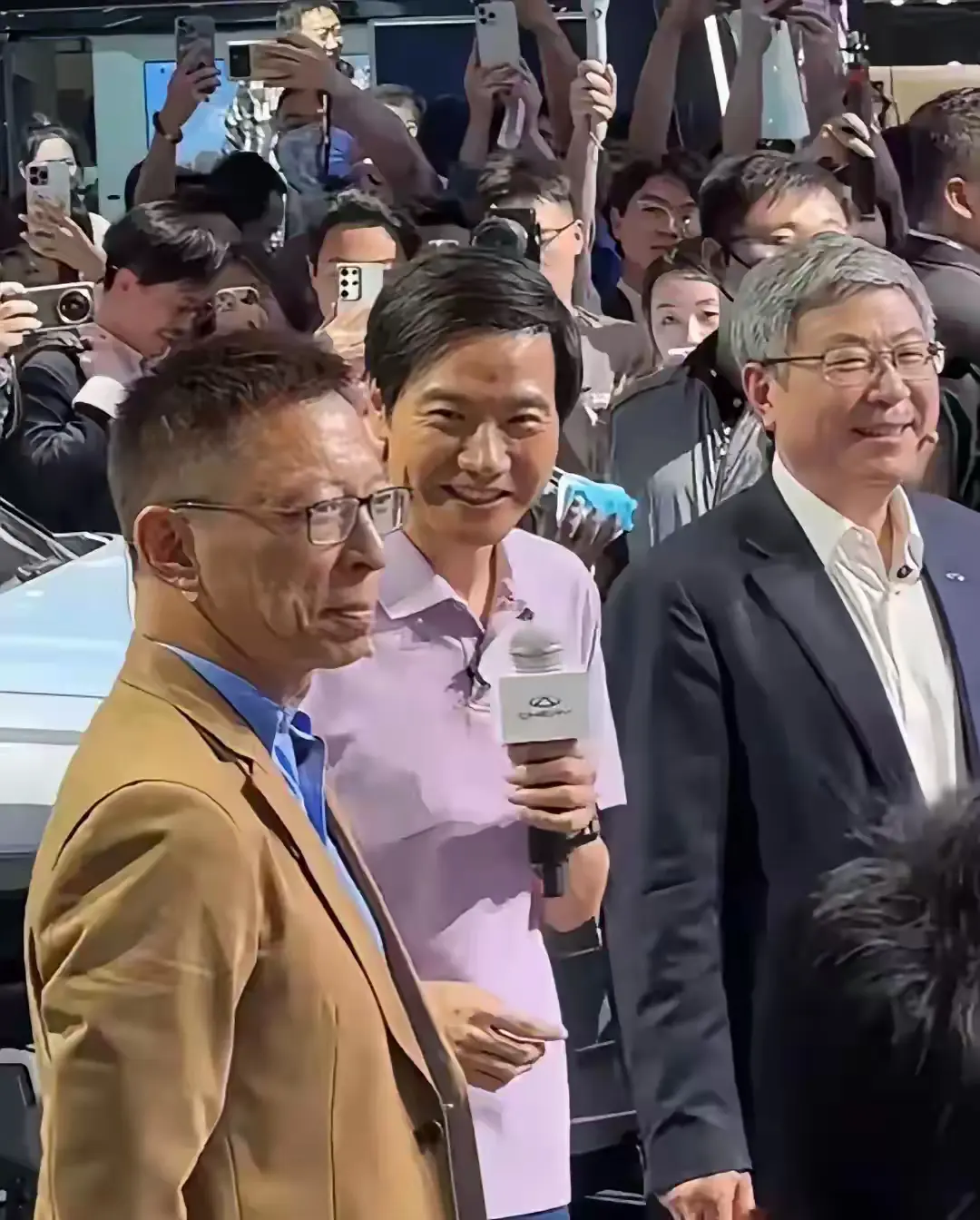 雷军身价940亿，张朝阳身价55亿