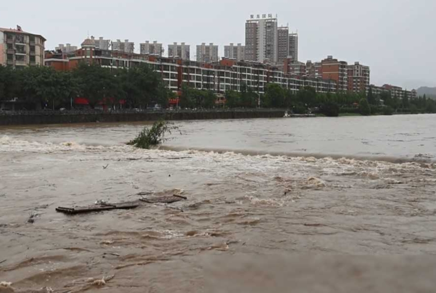 超级计算机对广东未来 15 天的雨量预报情况：除雷州半岛少部分地区外，全省雨量均