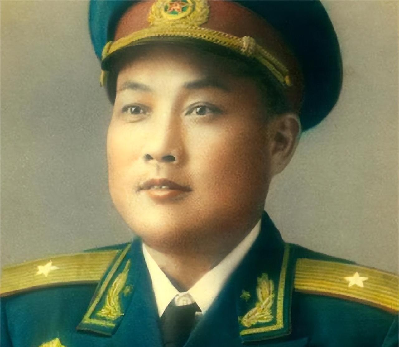詹大南省吃俭用，春节凑钱为老家建希望小学