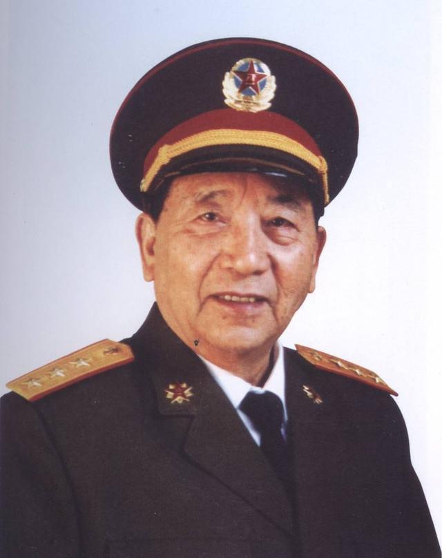 迟浩田将军召回京，救灾前线显英勇，文官新篇展才华
