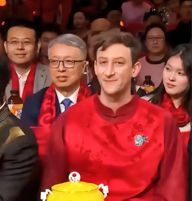 埃尔凯文回国了，
一个好消息
一个坏消息
坏消息是：他在中国的感受和经历，并不代