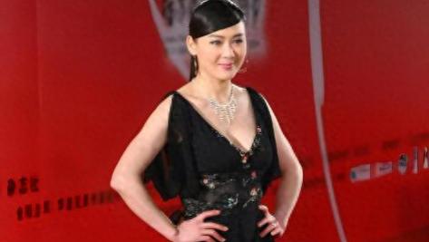 被前夫一巴掌扇到离婚，二婚嫁世界冠军，原来她才是清醒大女主