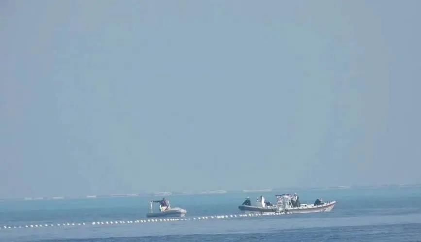 2月26日，路透社记者称，媒体报道和卫星图像显示，中国最近在黄岩岛的潟湖入口处安