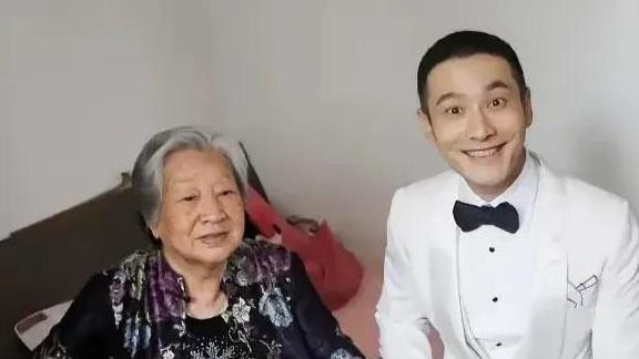 删叶柯官宣博后，黄晓明首更新，字里行间全是不舍，引无数人共鸣