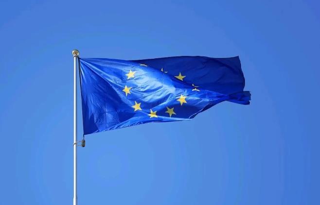 欧洲落入美国的圈套里面去了，美国把欧洲治的是死死的！怪不得美国火急火燎的跟俄罗斯
