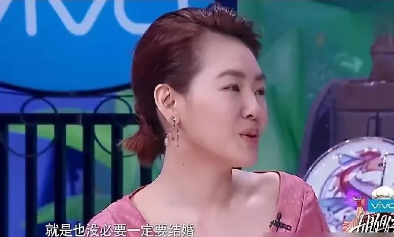 小S的婚姻早已名存实亡！

裸体在老公许雅钧面前走来走去，他视若无睹。

跟吴奇