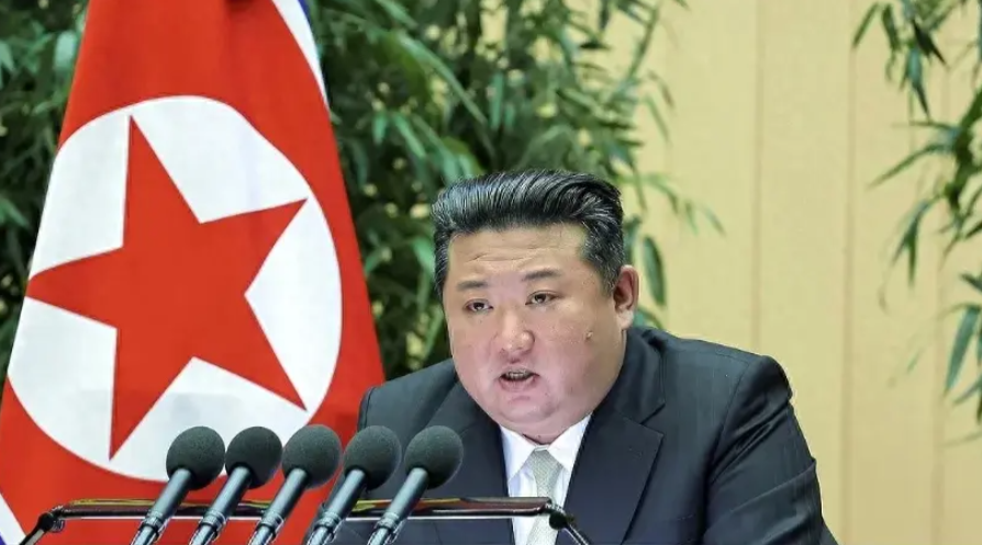 大事不好，金正恩紧急备战！