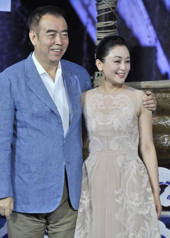 陈凯歌爱看陈红试衣服，真有点霸总那味儿了