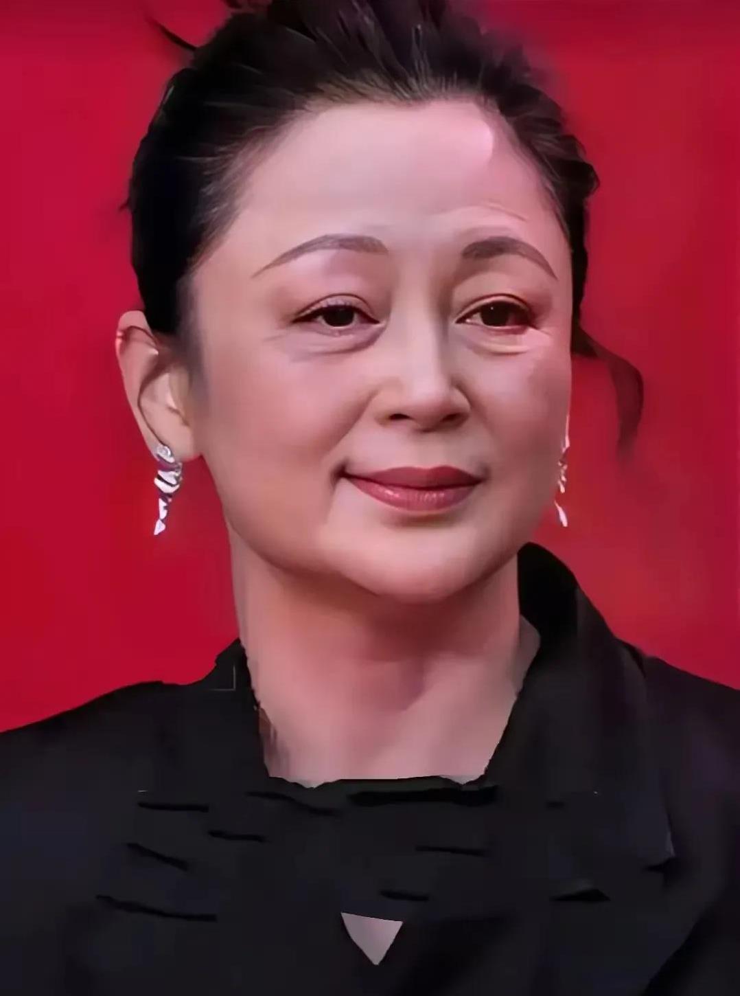谁能想到哦，曾经倾国倾城的陈红，衰老得如此之快。
她做梦怕没有想到，自己当初嘲笑