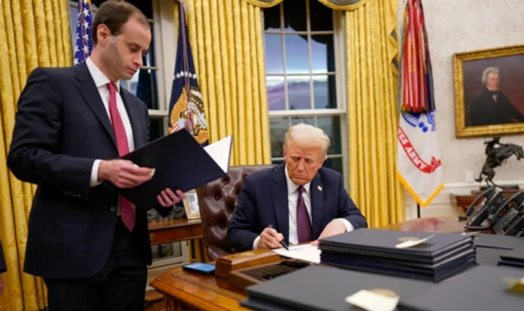 美国总统的权力到底有多大？

俗话说，美国打个喷嚏，全世界都得感冒。总统放个屁，