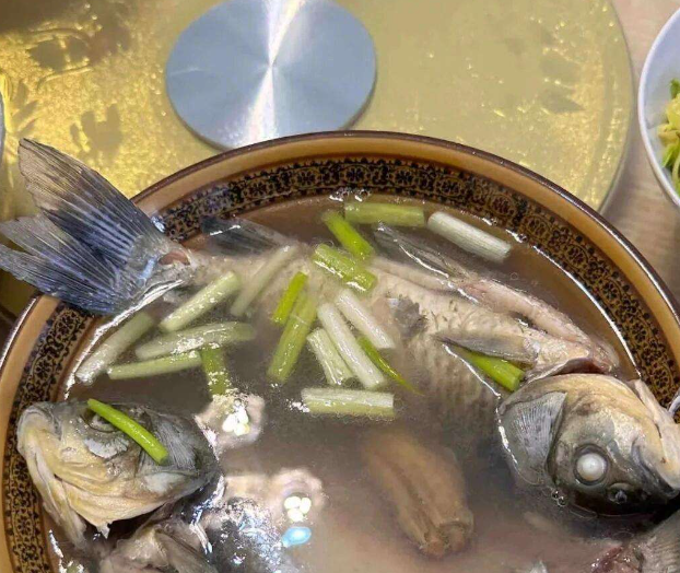 为什么我煮的鱼汤一点都不白啊？