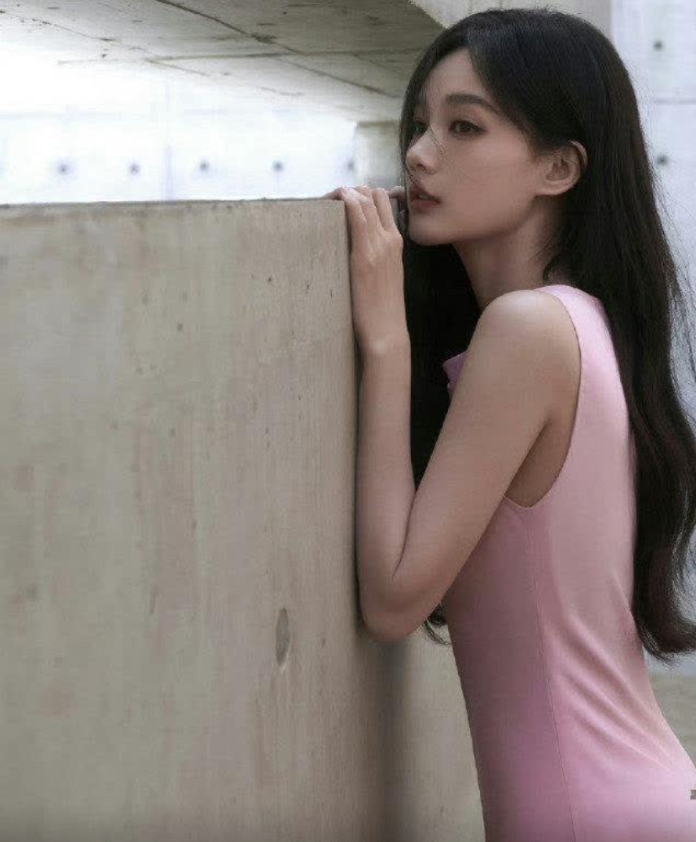李一桐的翘臀，真是极品