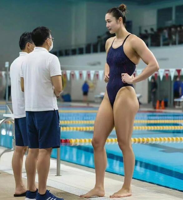 运动员的体格真的是难以想象！

运动员的体格确实令人惊叹，他们通过不懈的努力和严