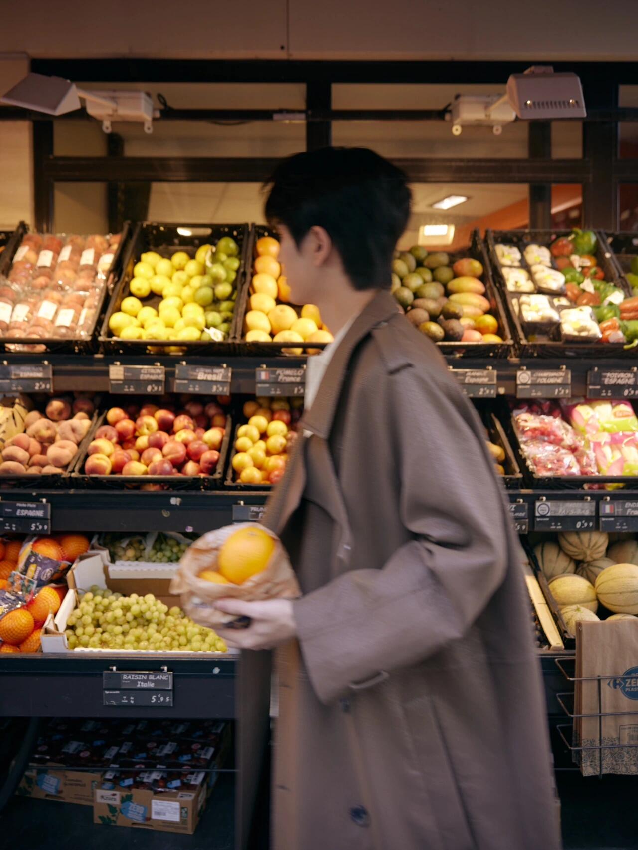 张凌赫在巴黎CityWal