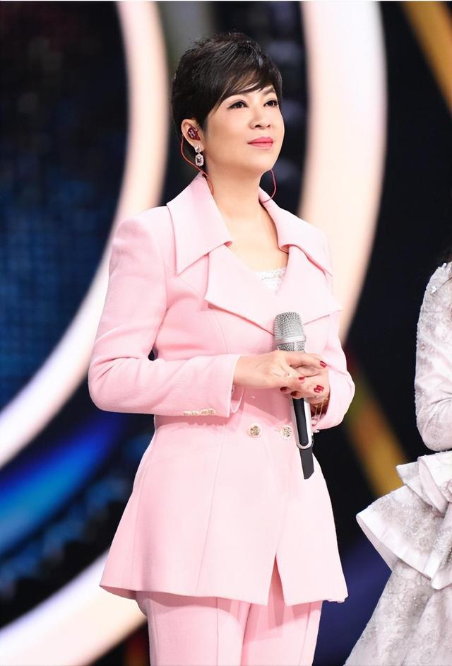 杭天琪:曾9次上春晚,46岁高龄生子,如今婚姻状况如何?(周冰倩个人资料简介)-第8张图片-九妖电影 杭天琪:曾9次上春晚,46岁高龄生子,如今婚姻状况如何?(周冰倩个人资料简介)-第8张图片-九妖电影