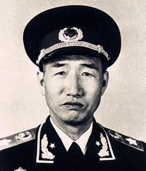 父亲开国元帅，儿子解放军中将，这算是“将门虎子”最好的注解了吧！
不得不说，父子