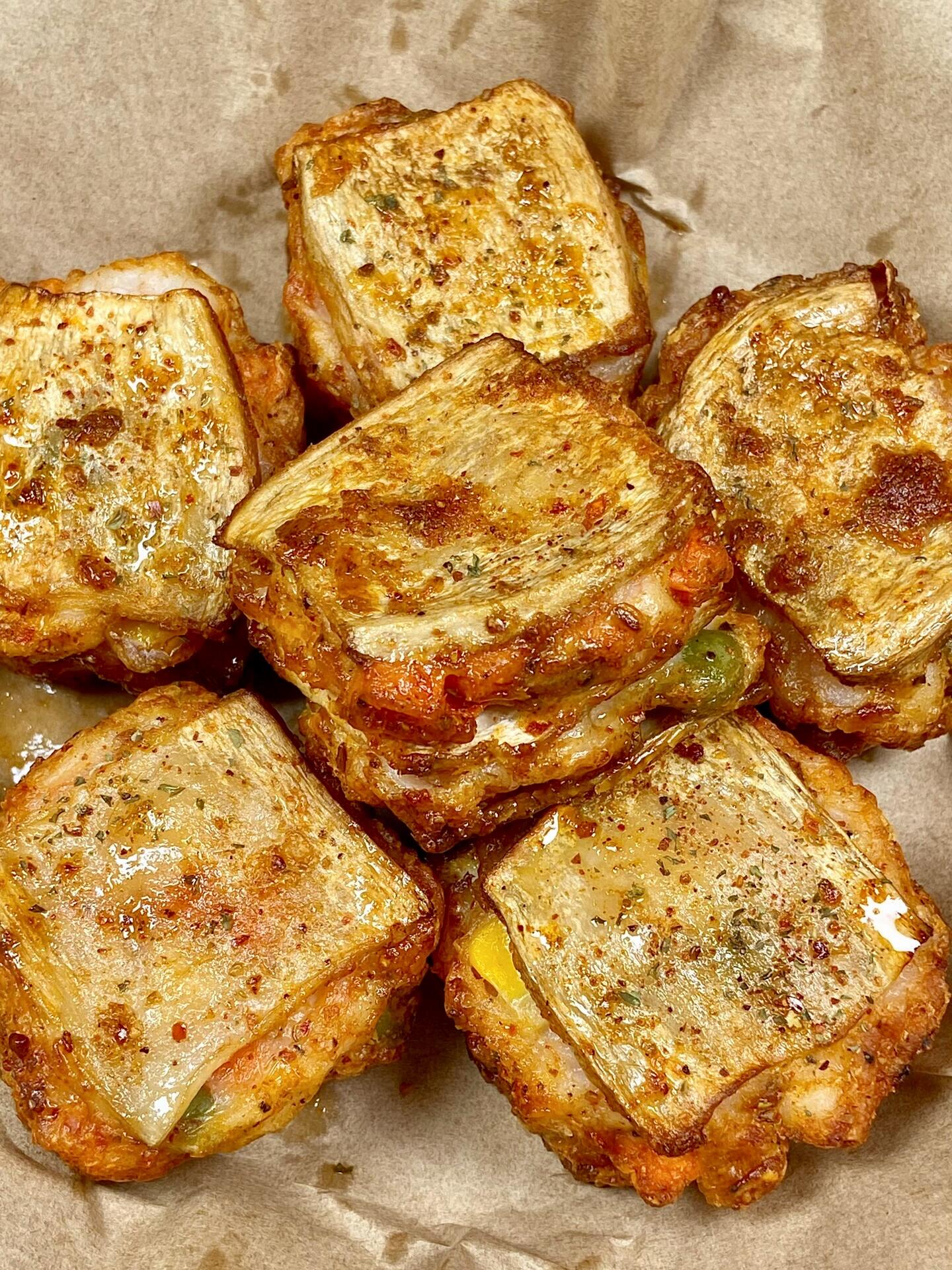 杏鲍菇虾盒，一口爱上这神仙吃法
今天妹妹看到网友做的杏鲍菇虾盒，让我也试试。没想