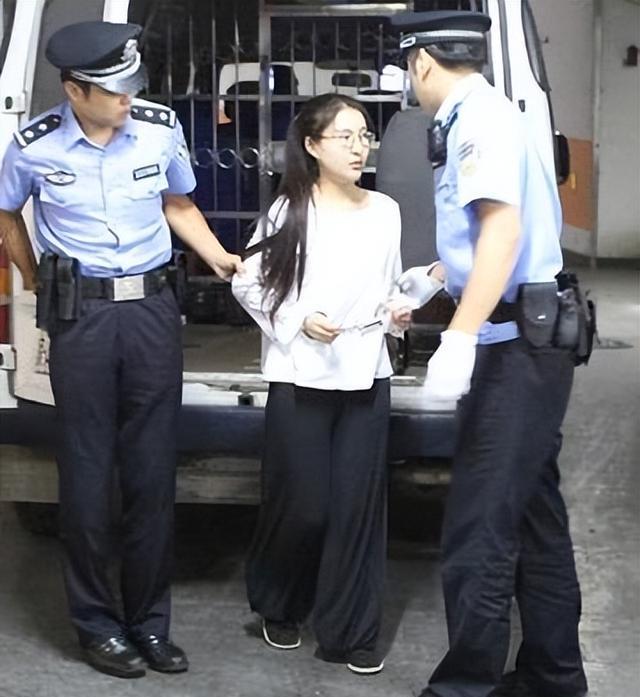 网红郭美美奢靡依旧，和金主男友世界游，网友：这种女人还有人要（郭美美 网络人物简介）-第41张图片-九妖电影