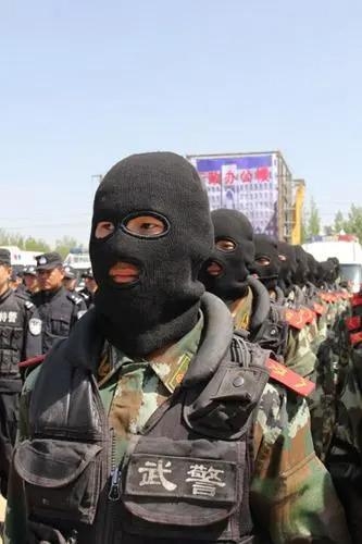 我当兵时所在部队担负乌鲁木齐地区的反恐处突任务，也包括了来新疆访问的元首警卫和死