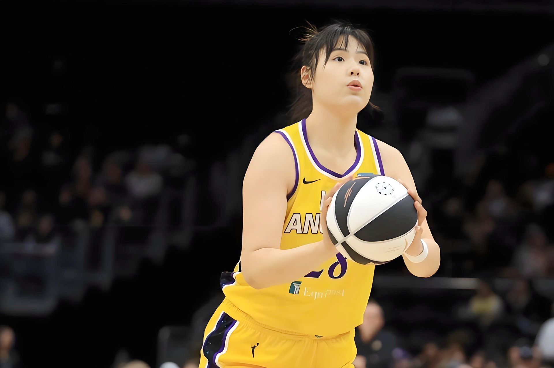 中国女篮76-93不敌法国女篮，李月汝22分12篮板
奥运会女篮热身赛，中国女篮