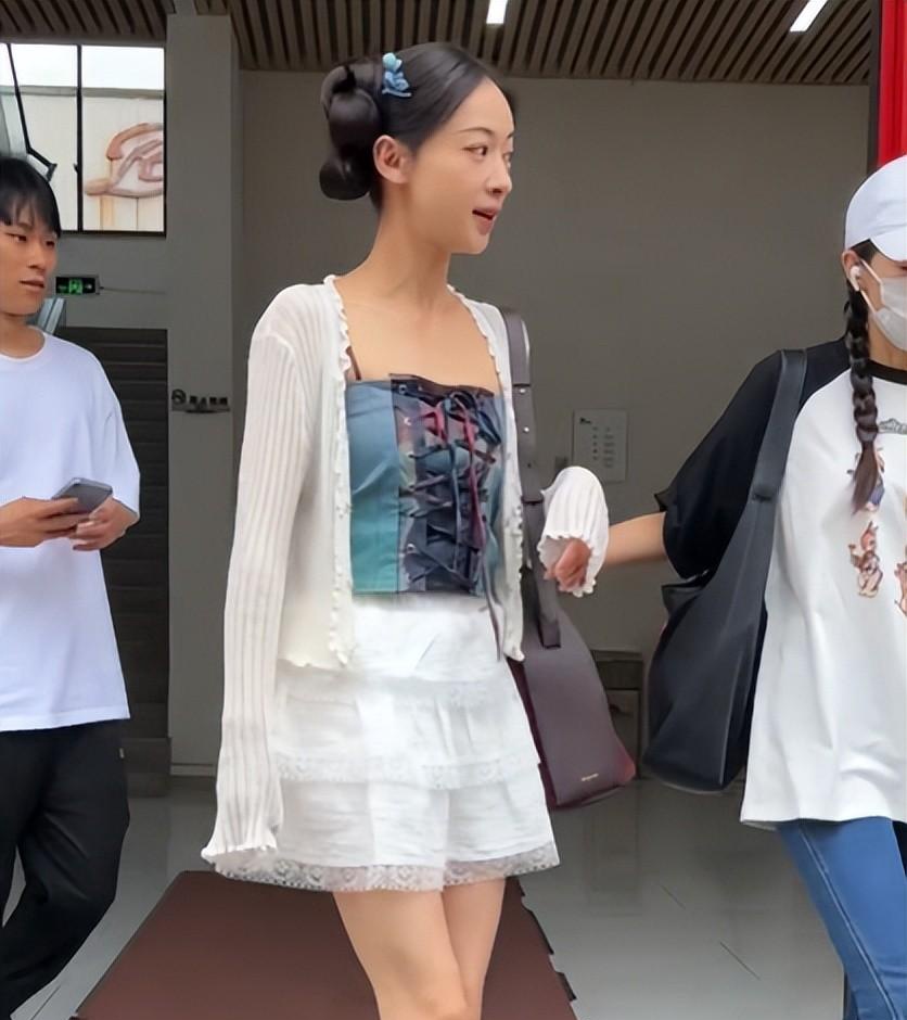 惊爆！吴谨言月子中心风波背后竟藏婚姻危机