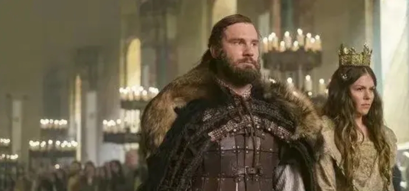 维京人的四处抢掠愣生生把西欧逼的到处建城堡，用土楼加木栅栏一围就行，为了防御无孔