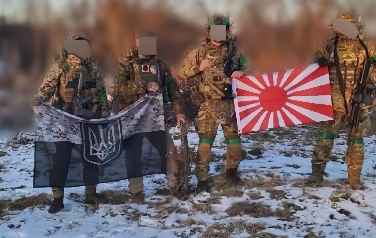 炸死日本特种兵指挥官，北约雇佣兵尸横漫野，北约紧急向美国求救。在最紧要关头，俄罗