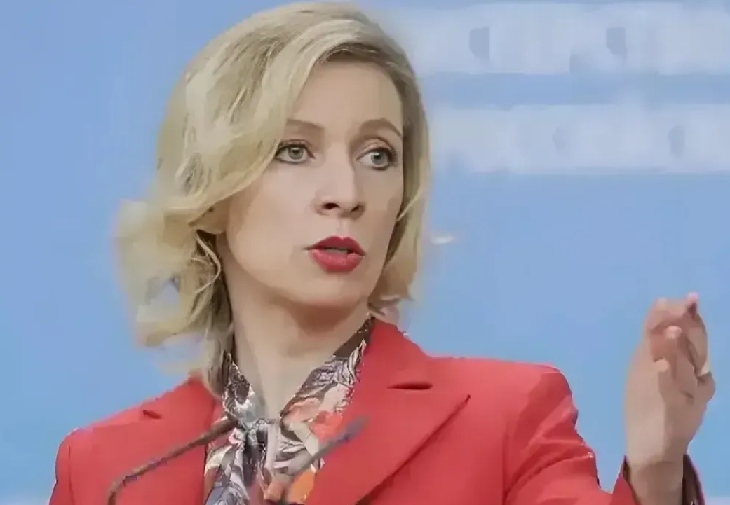 乌克兰对于加入北约的意愿，在当前形势下显得尤为复杂且难以实现。鉴于乌克兰与俄罗斯