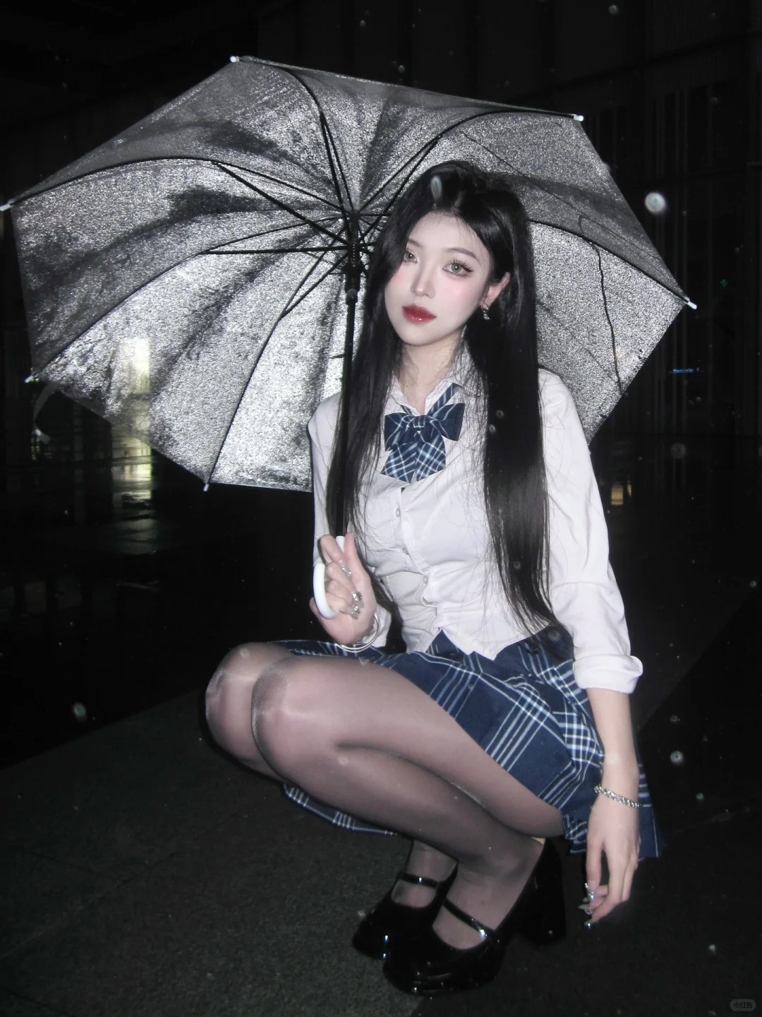 你是下雨时的屋檐