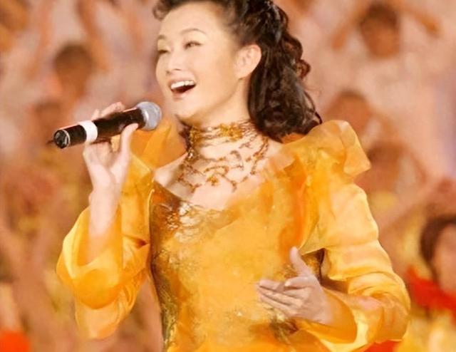 “民歌天后”宋祖英:为何能够连上24年春晚?且看赵本山的评价(苹果充电宝怎么验真假)-第14张图片-九妖电影 “民歌天后”宋祖英:为何能够连上24年春晚?且看赵本山的评价(苹果充电宝怎么验真假)-第14张图片-九妖电影